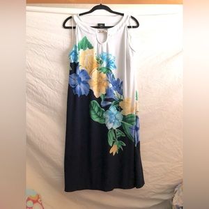 JM collection PET/XL FLORAL BLUE DRESS  brand new tags on